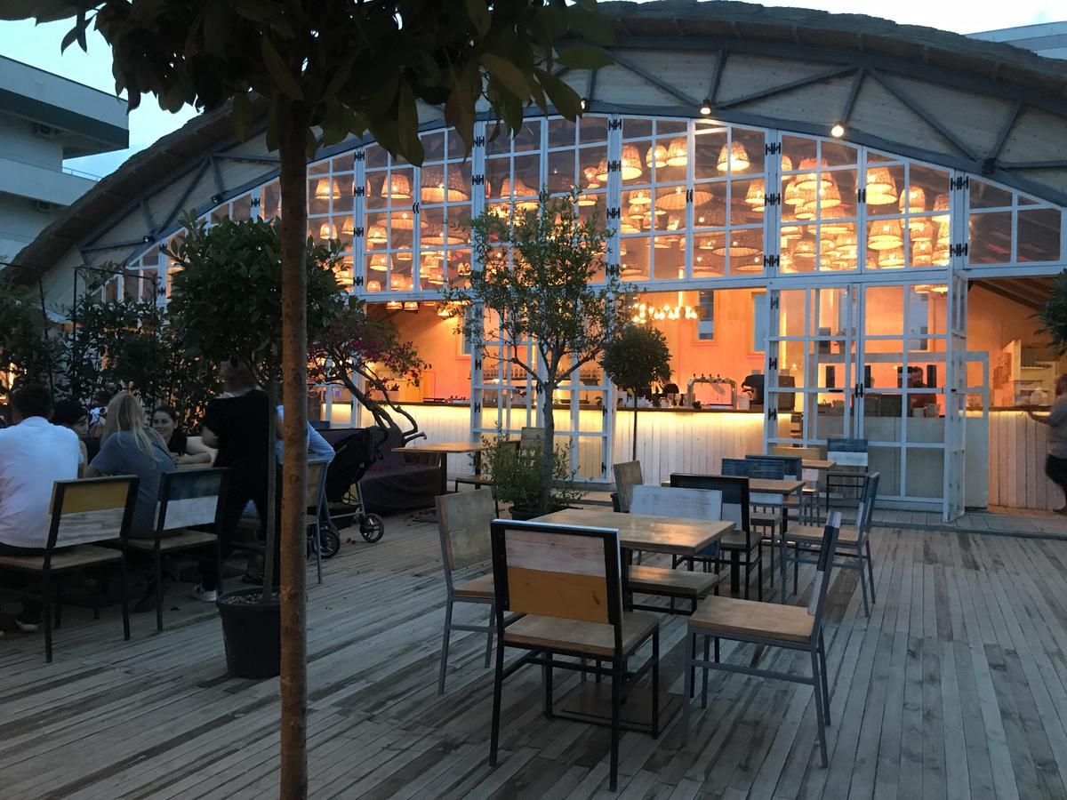 London Apartman Năvodari Kültér fotó